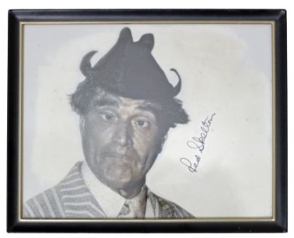 Picture of Red Skelton Signed Photograph – Clem Kadiddlehopper